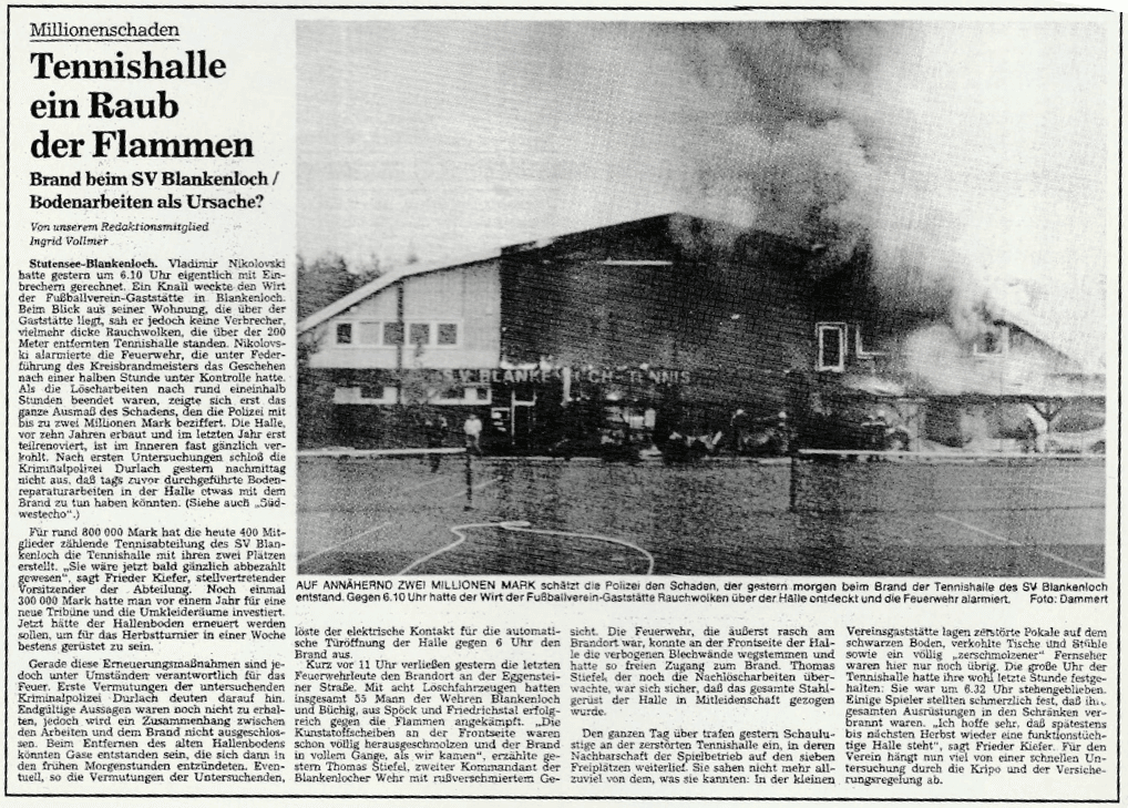 Zeitungsartikel über den Brand der Tennishalle.