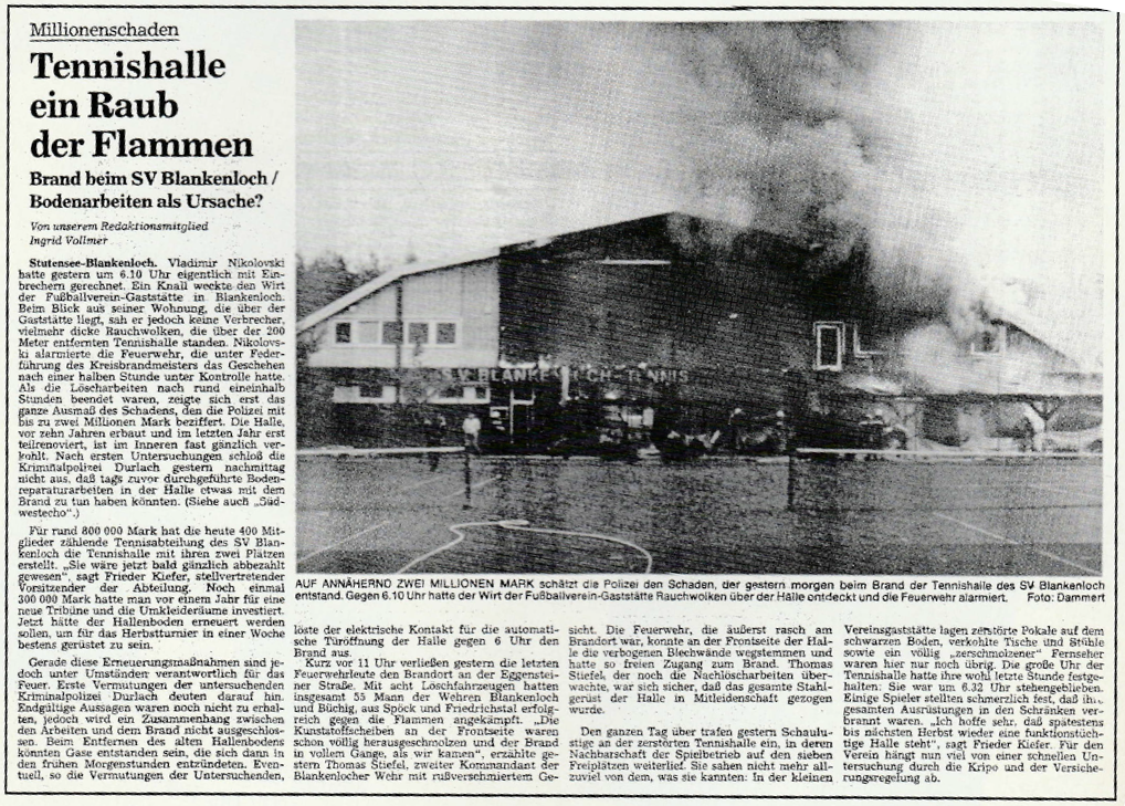 Zeitungsartikel über den Brand der Tennishalle.
